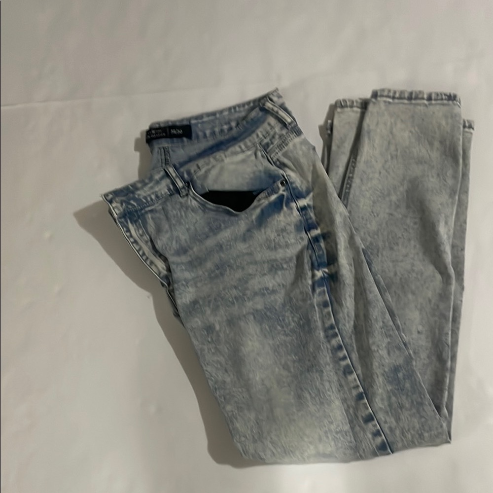 Men's Slim Fit Jeans in Light Blue